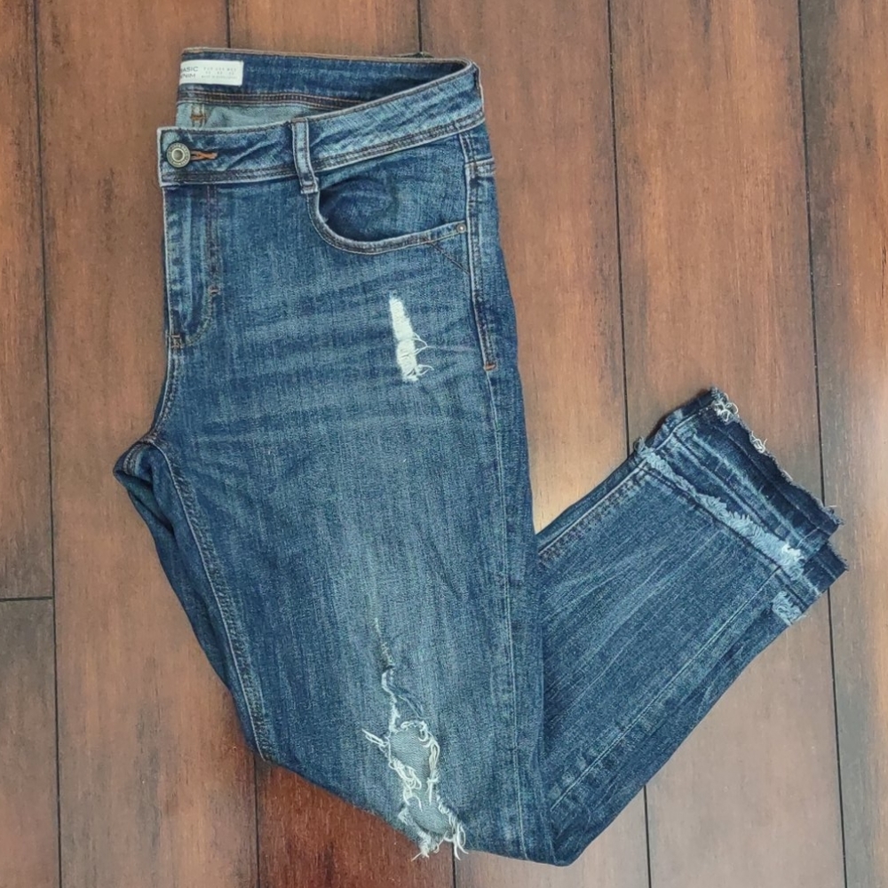 Zara Distressed Boyfriend Jean with Raw Hem